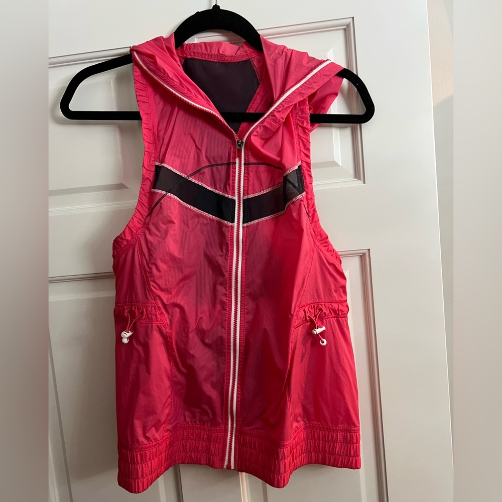 EUC Lululemon Lightweight Breathable Vest size 4 Pink